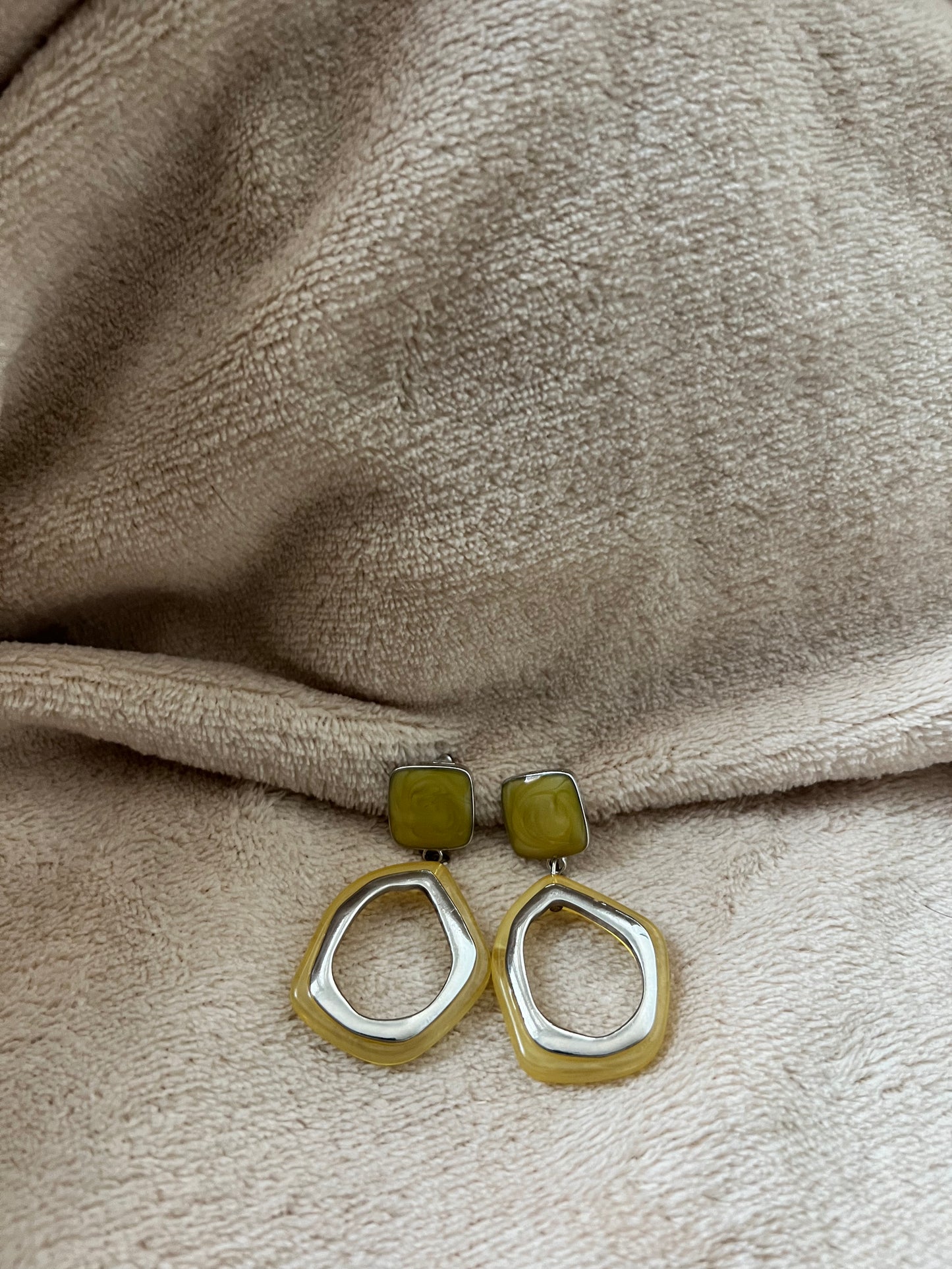 “GREEN APPLE” earrings