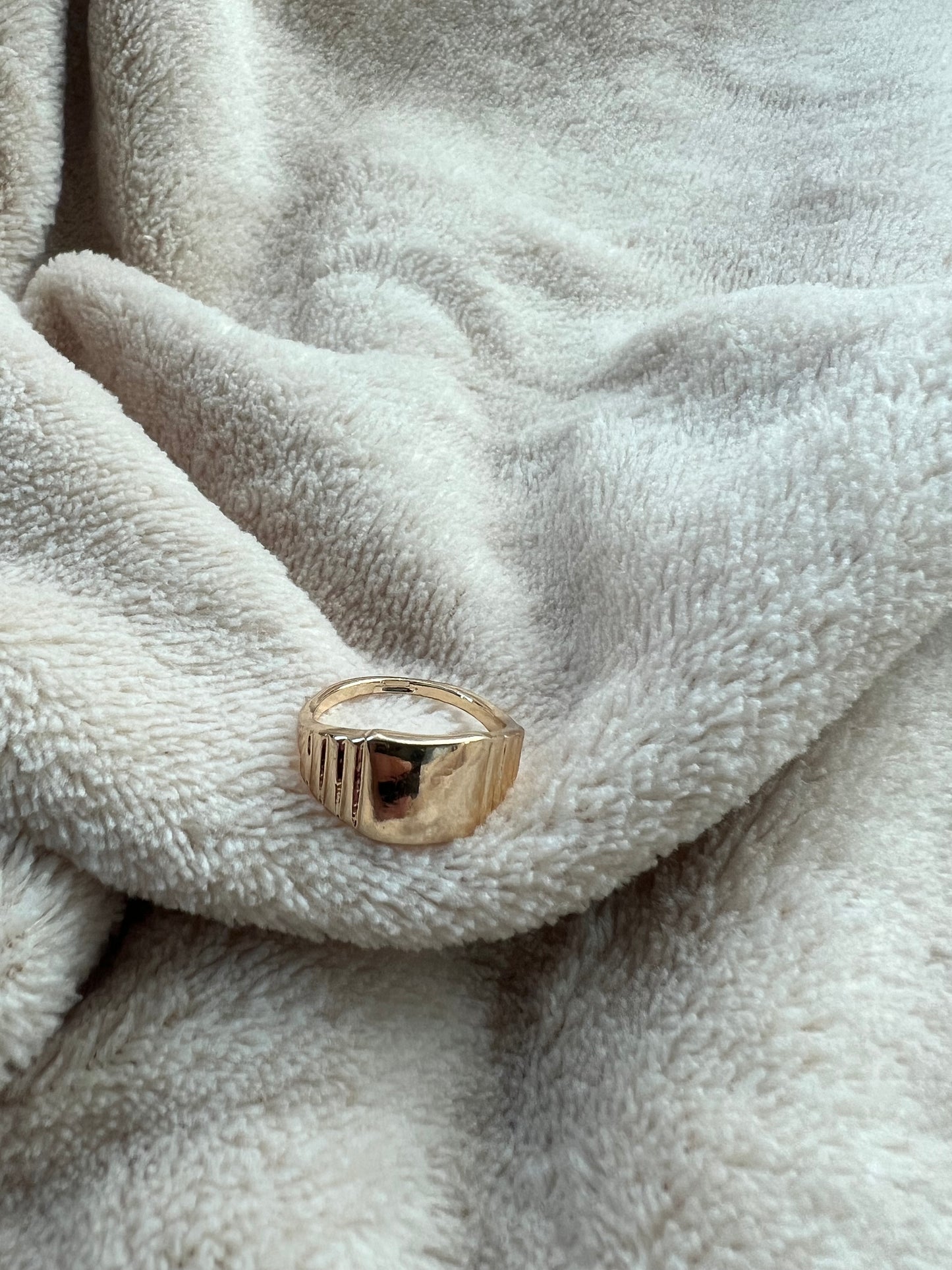 “KEEP IT CUTE” ring set