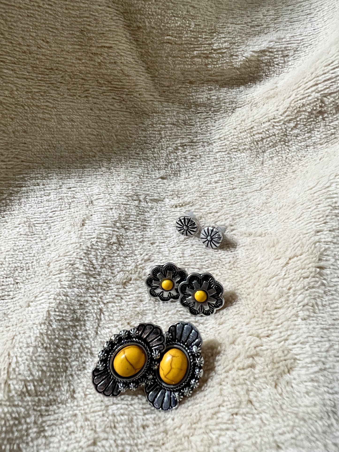“YELLOW FLOWER” Trio Stud earrings