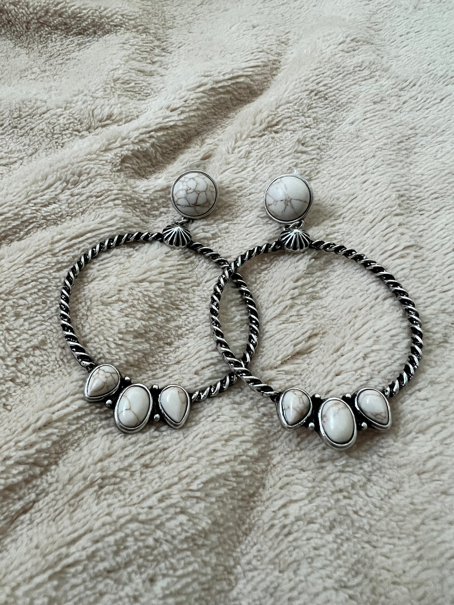 “THREE STONES” earrings