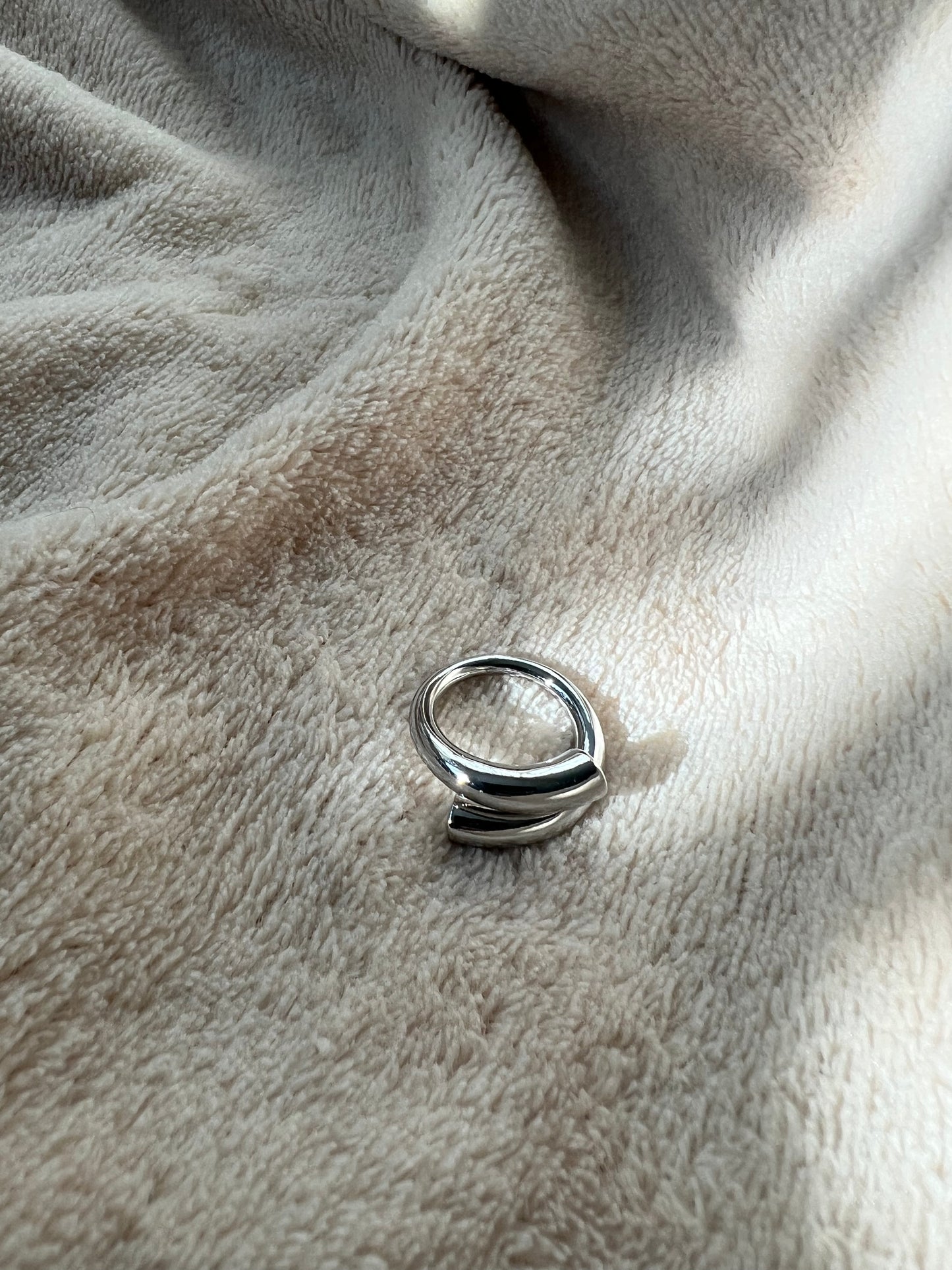 “INTERTWINE” ring