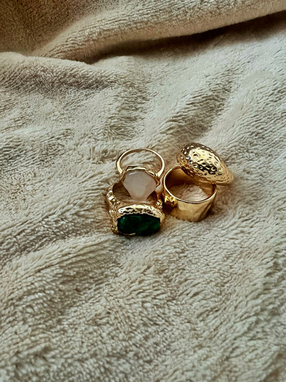 “GOLDEN ROCK” ring set