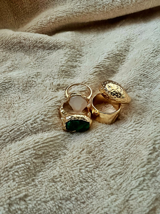 “GOLDEN ROCK” ring set