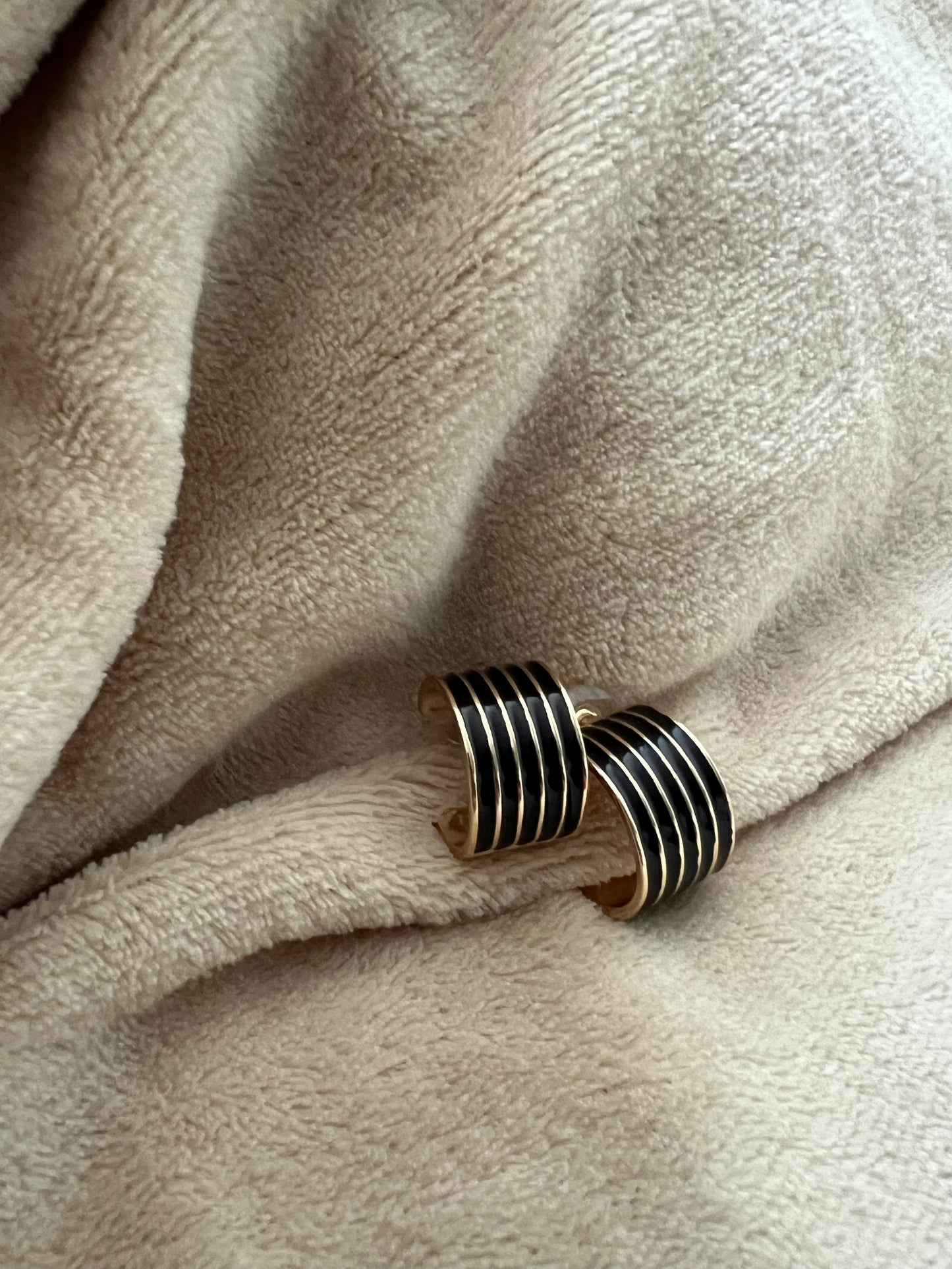 “VICTORIA” hoops