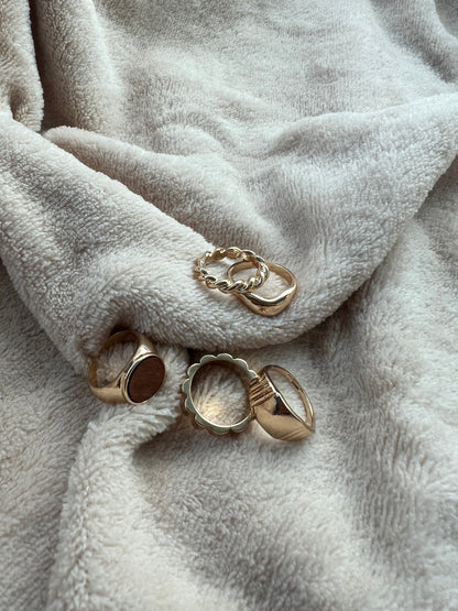 “KEEP IT CUTE” ring set