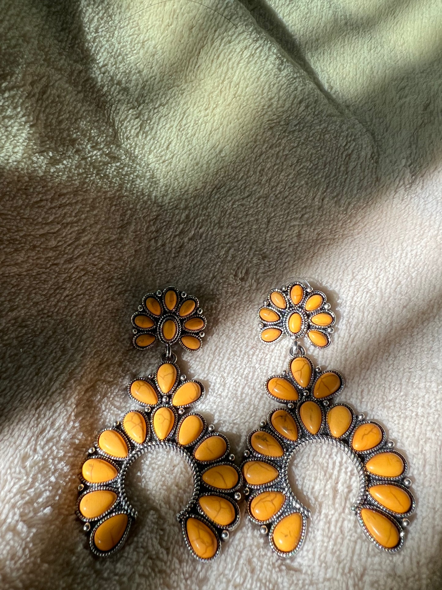 “DAISY” statement earrings