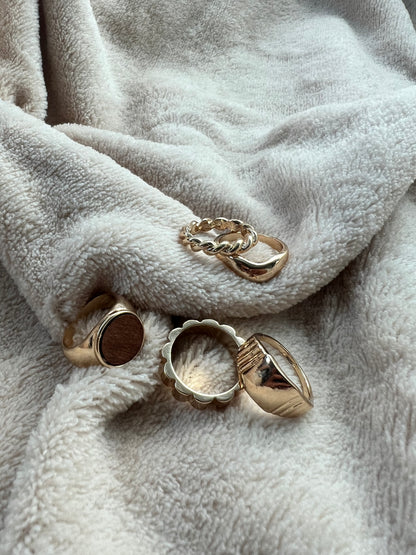 “KEEP IT CUTE” ring set