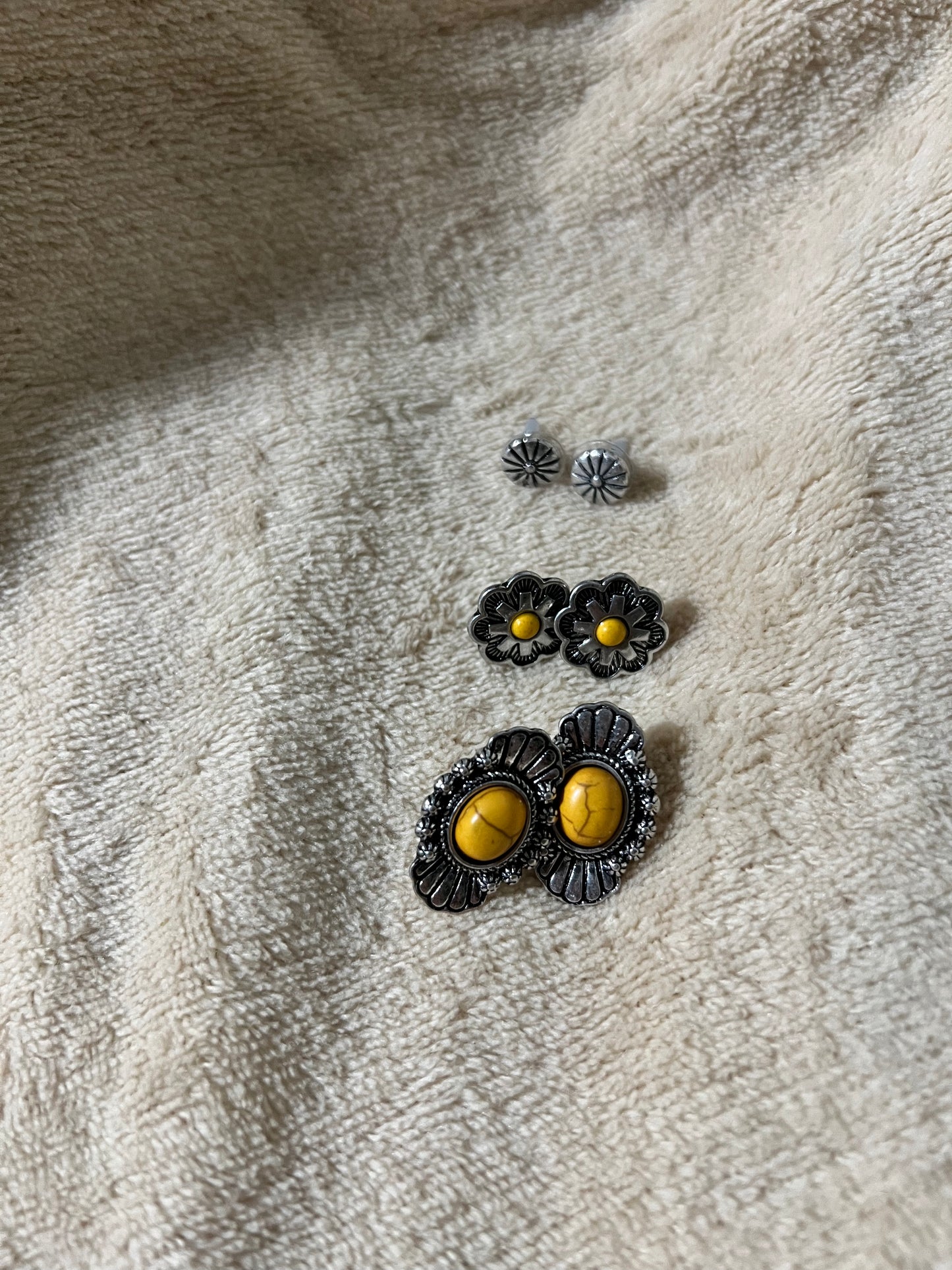 “YELLOW FLOWER” Trio Stud earrings