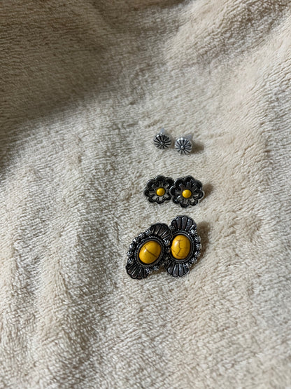 “YELLOW FLOWER” Trio Stud earrings