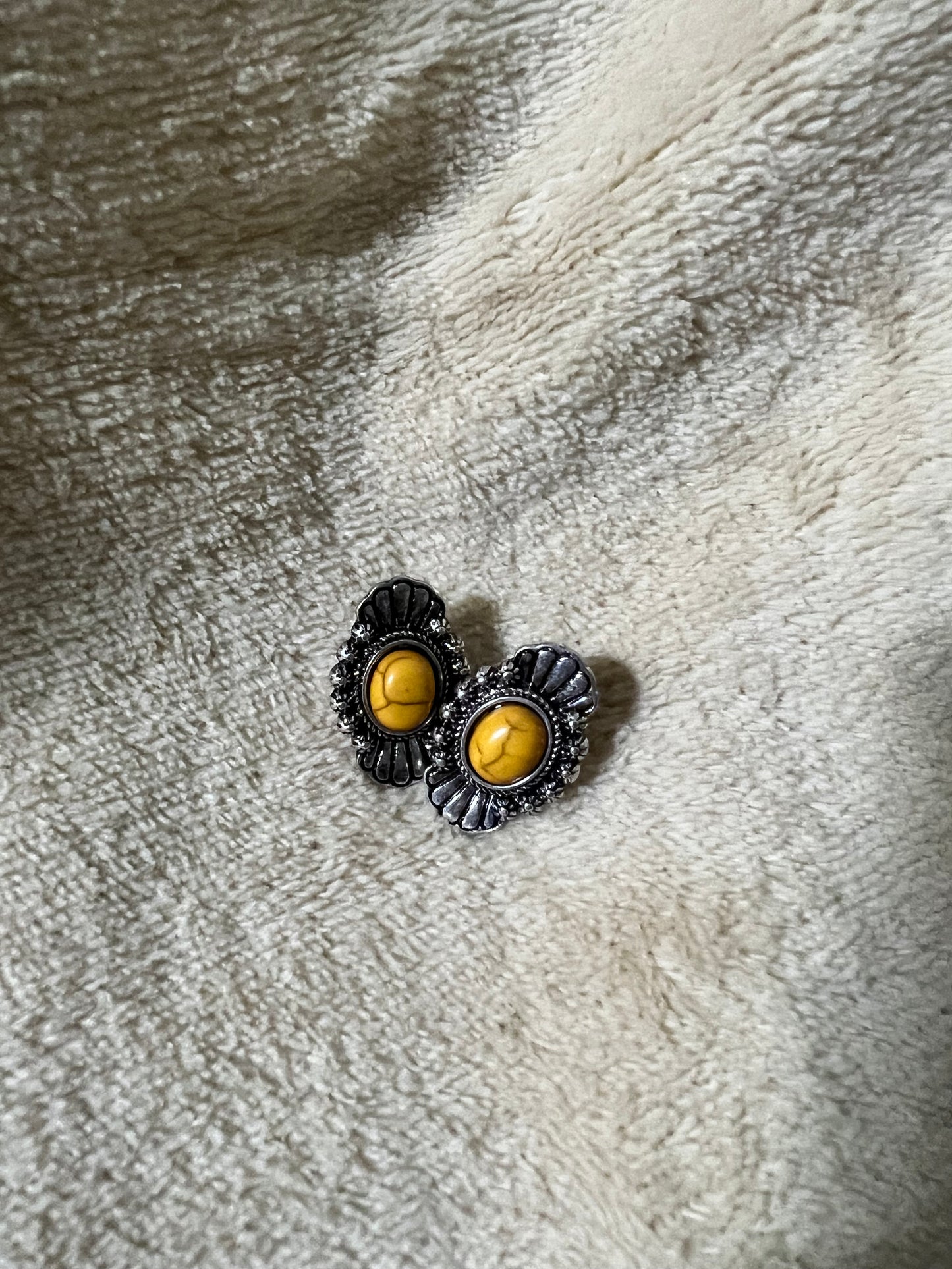 “YELLOW FLOWER” Trio Stud earrings