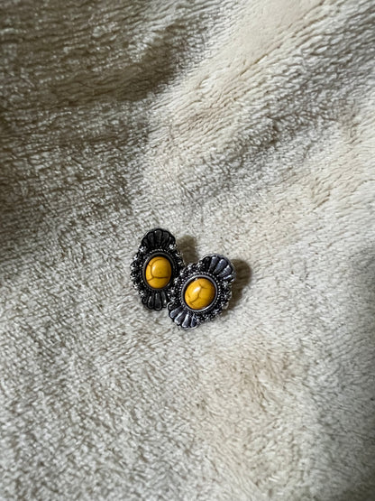 “YELLOW FLOWER” Trio Stud earrings