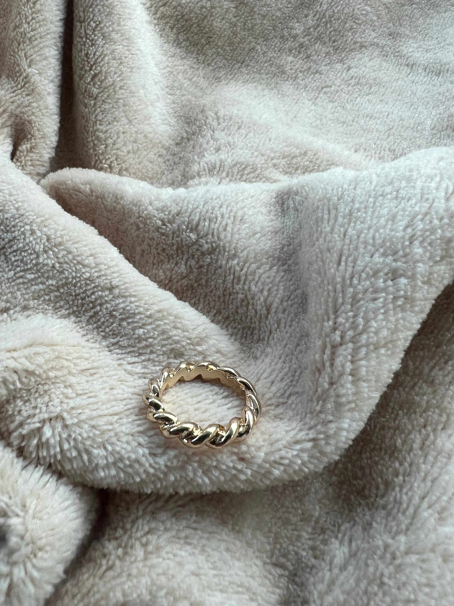“KEEP IT CUTE” ring set