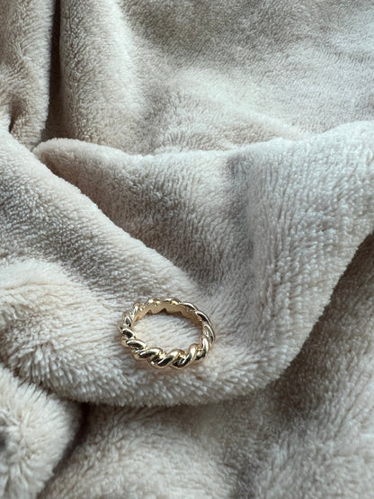 “KEEP IT CUTE” ring set