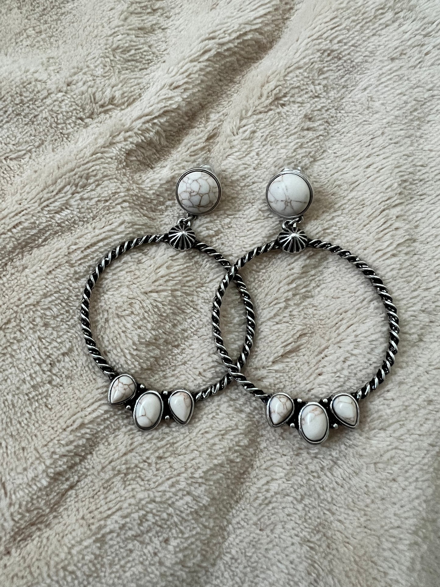 “THREE STONES” earrings
