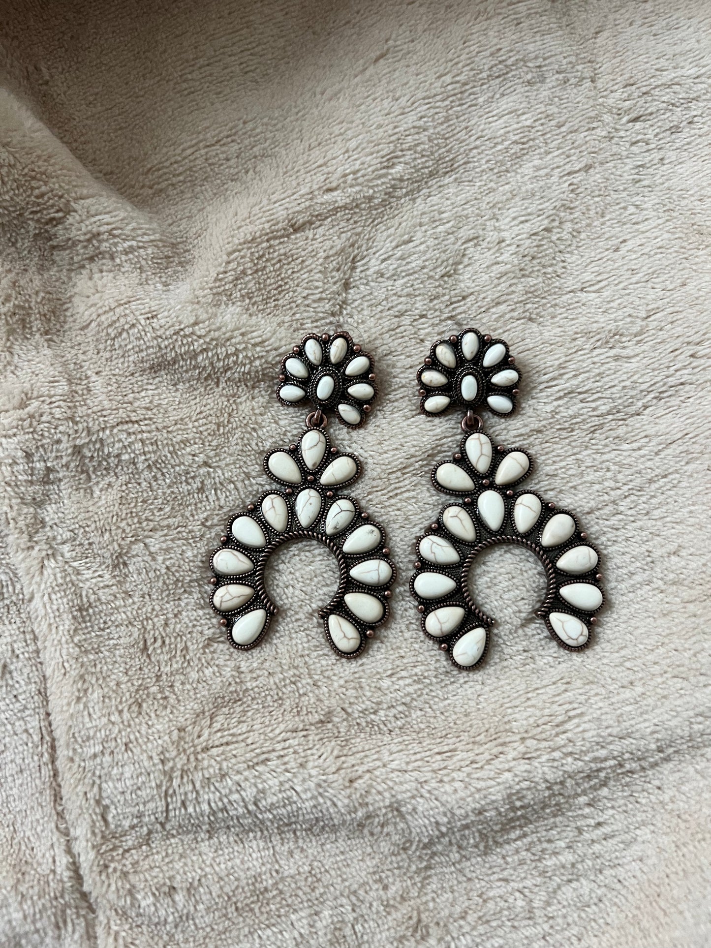 “DAISY” statement earrings