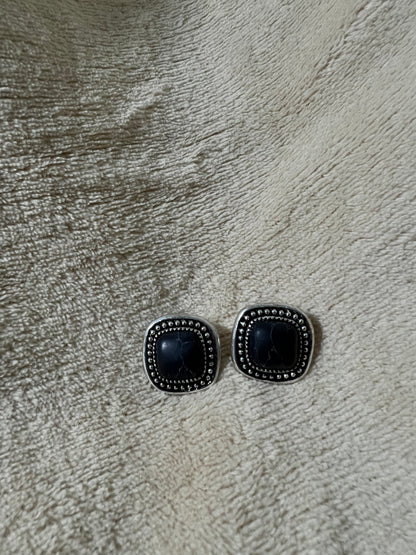 “ONYX” stud earrings