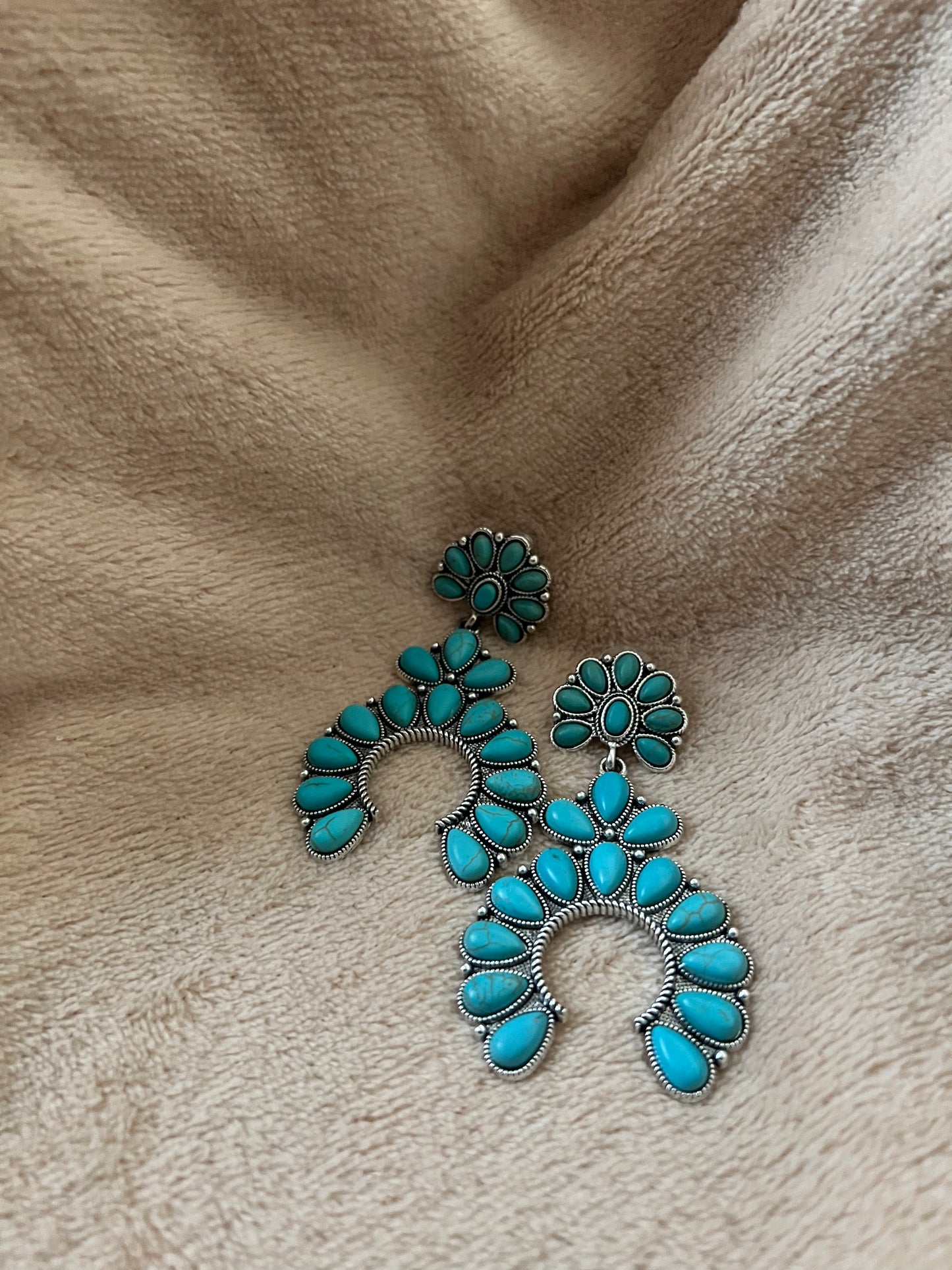 “DAISY” statement earrings