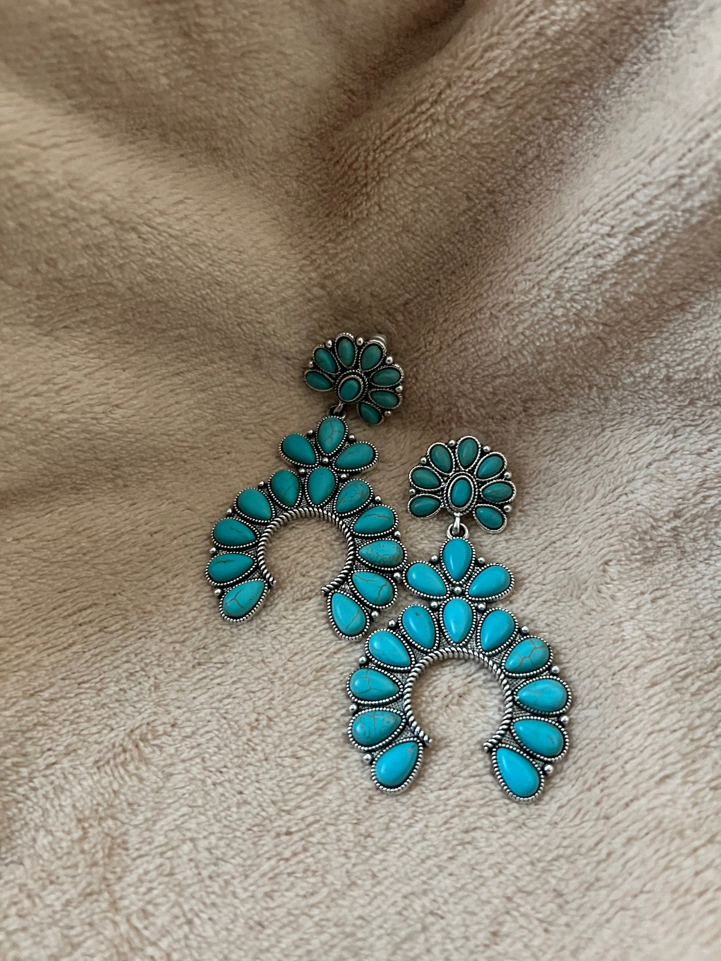 “DAISY” statement earrings