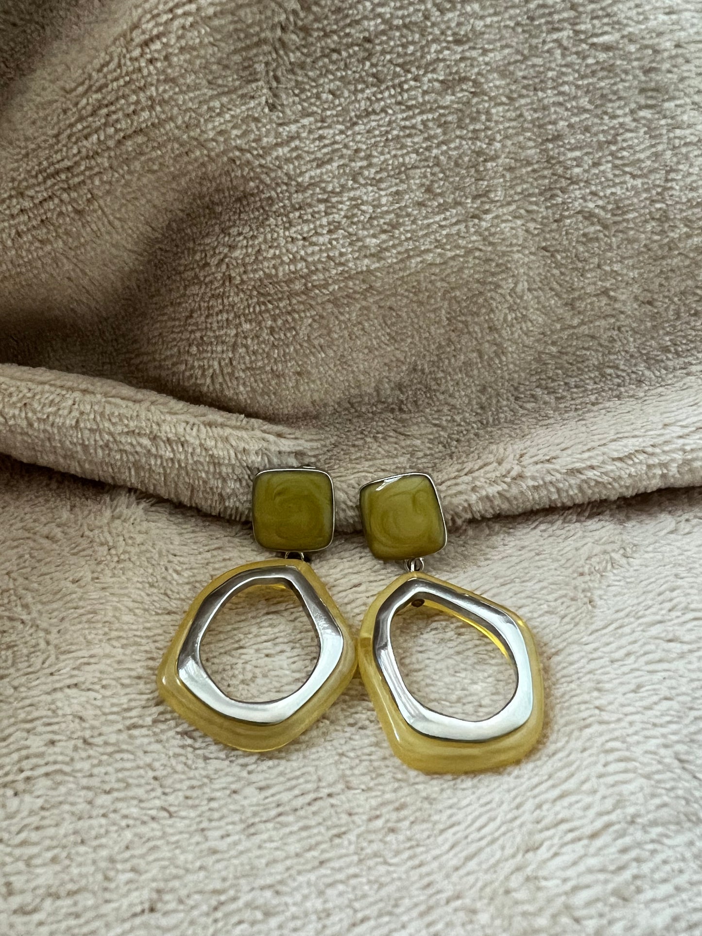 “GREEN APPLE” earrings
