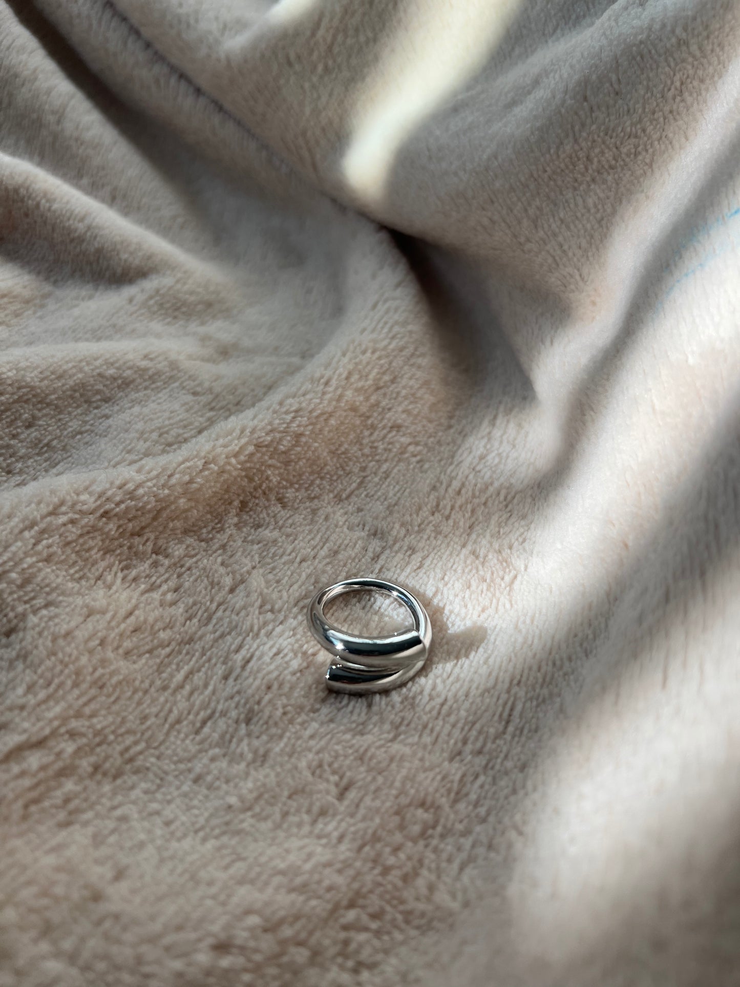 “INTERTWINE” ring