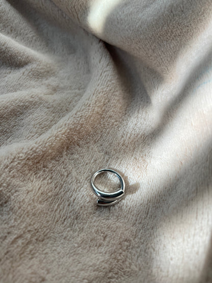 “INTERTWINE” ring