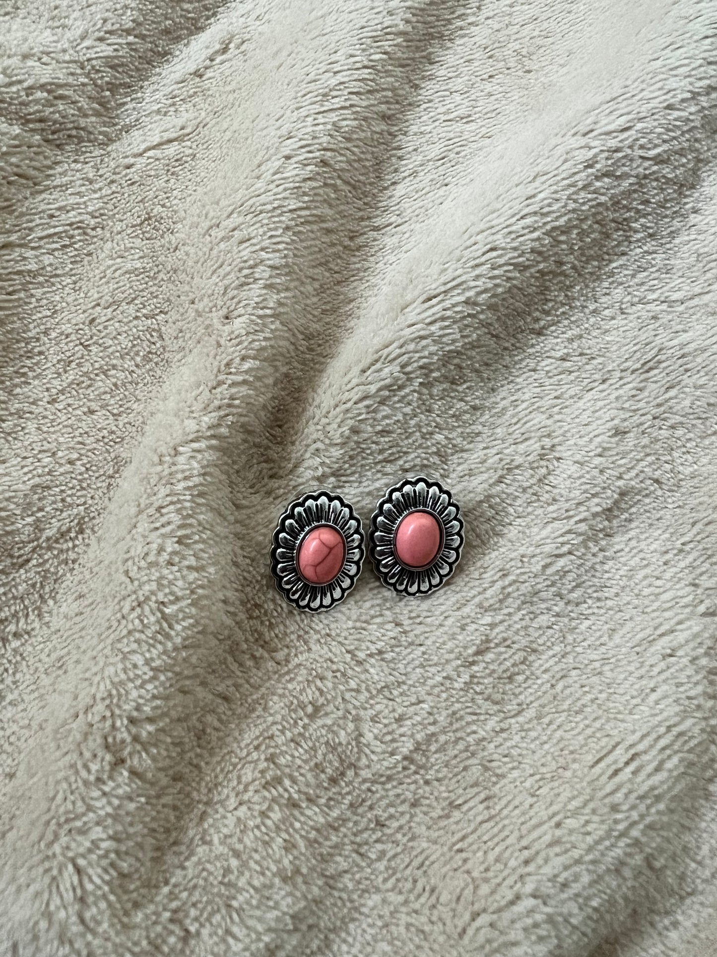 “FEELING PINK” Stud trio set