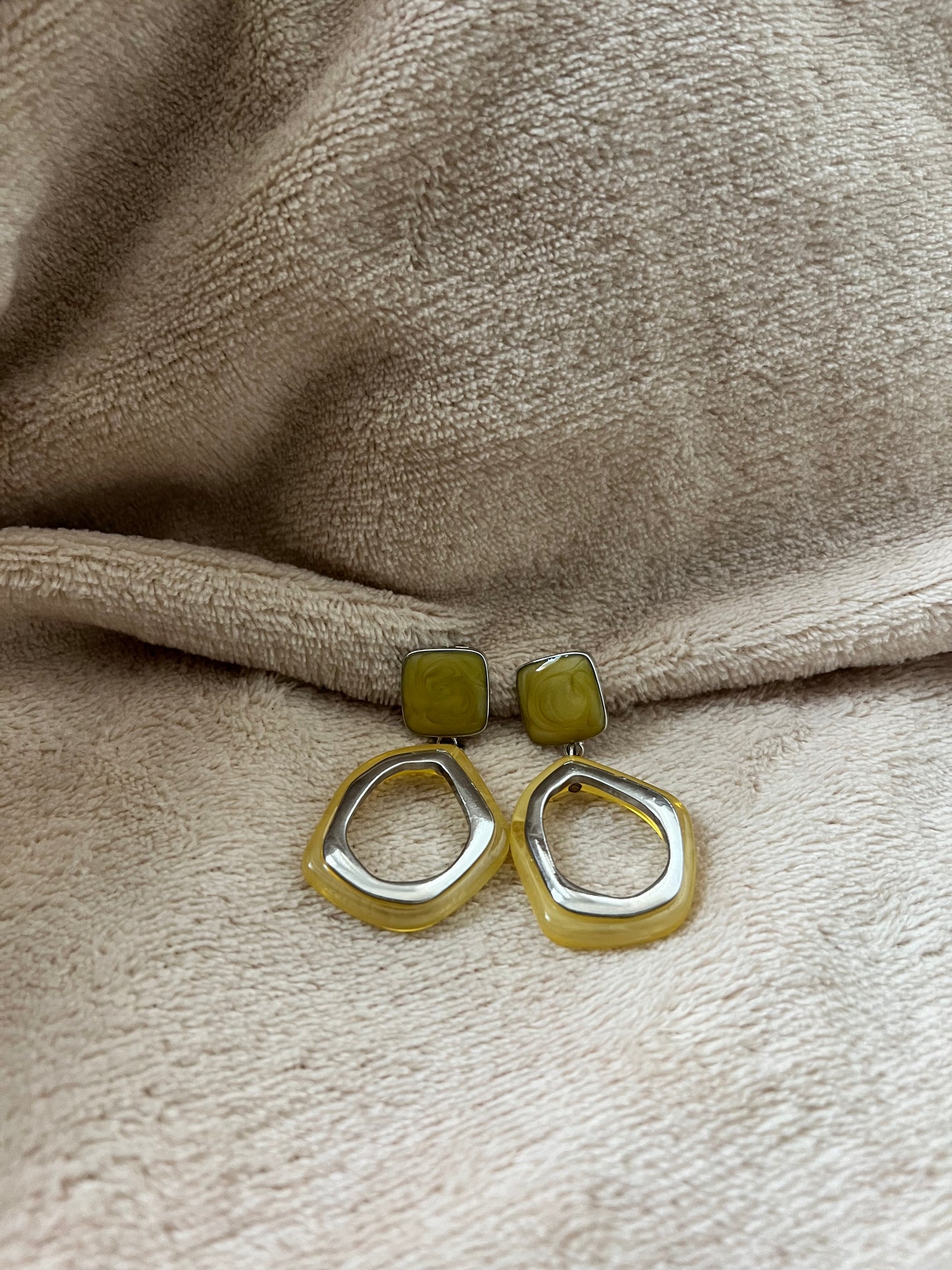 “GREEN APPLE” earrings